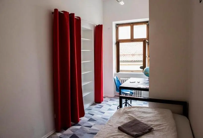 浴室共有シングルベーシックルーム, Hostel Eleven