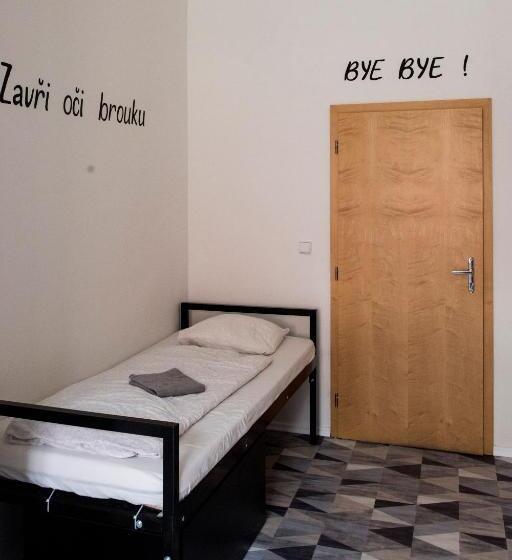 Номер Базовый Одноместный Совместный Санузел, Hostel Eleven
