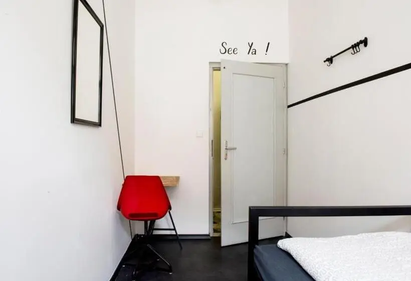 スタンダードシングルルーム, Hostel Eleven