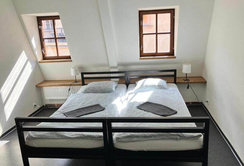 اتاق استاندارد, Hostel Eleven