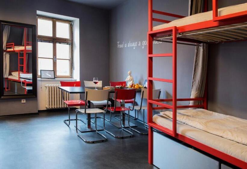 공동 객실, Hostel Eleven
