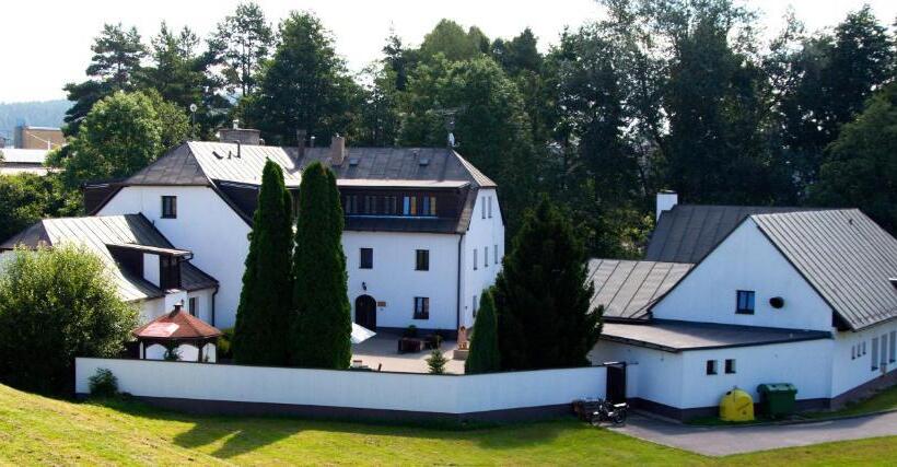 חדר דלוקס, A Hostinec Tálský Mlýn