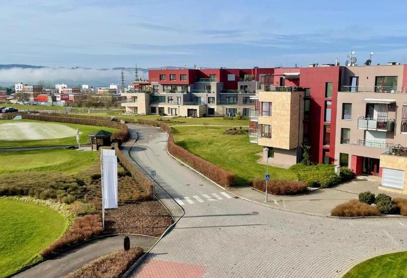 آپارتمان 1 خوابه با بالکن, Beroun Golf Club