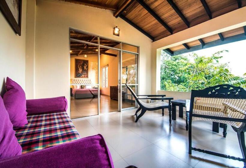 キャビン, Ella Planters Bungalow