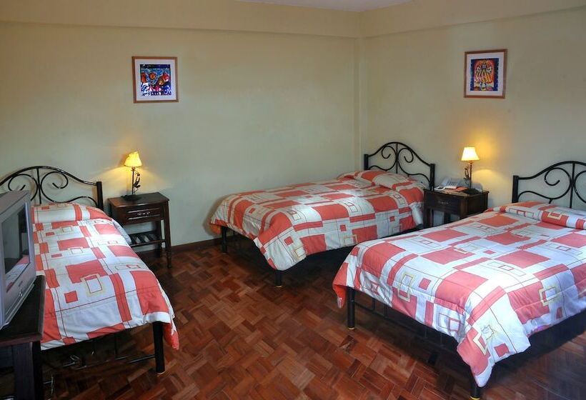 اتاق استاندارد سه تخته با سرویس بهداشتی مشترک, Fuentes