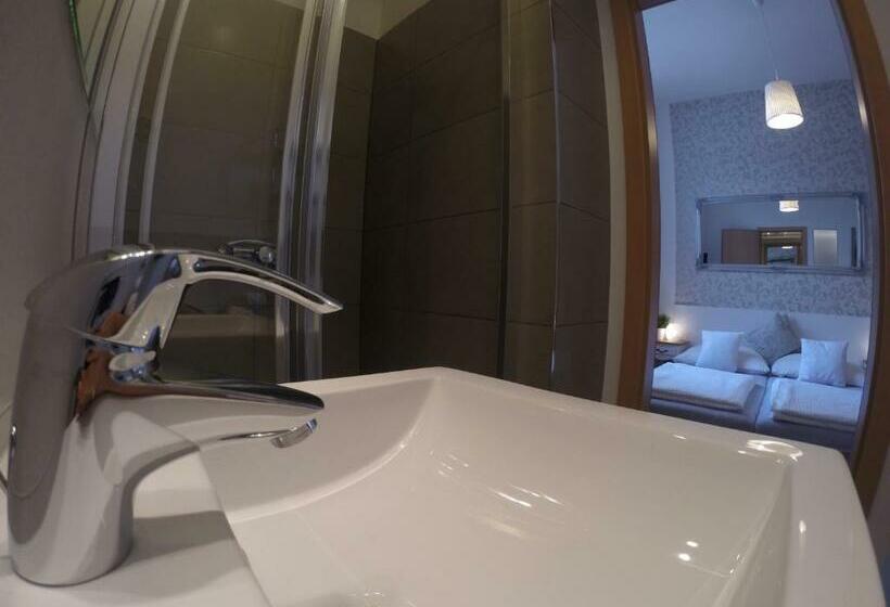 اتاق استاندارد, Grand Tabor