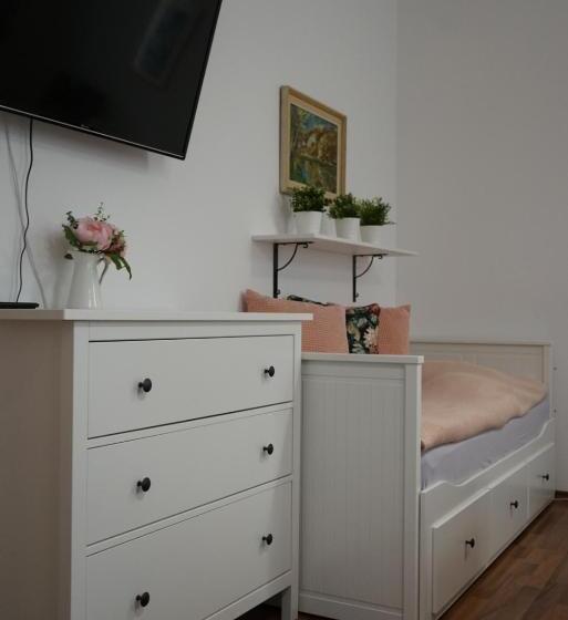 اتاق استاندارد سه نفره, Grand Tabor