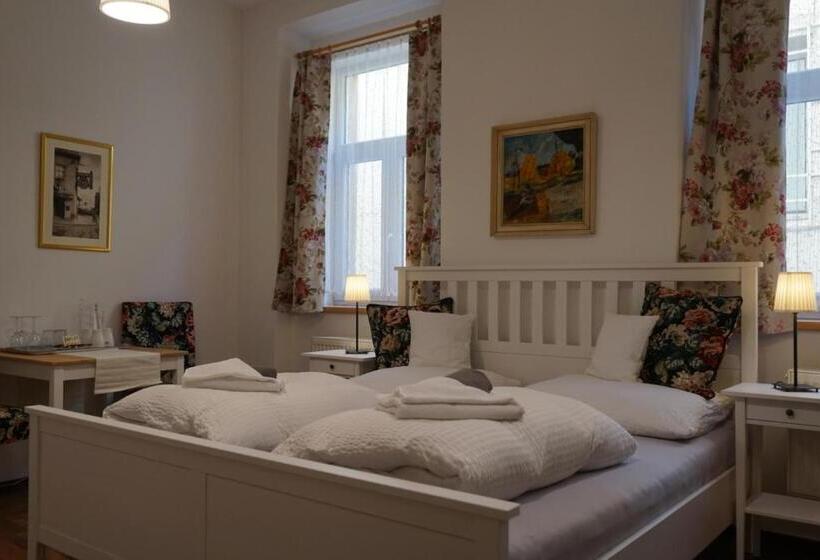 اتاق استاندارد سه نفره, Grand Tabor