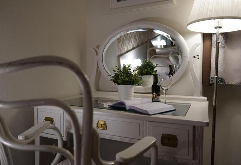 اتاق لوکس, Grand Tabor