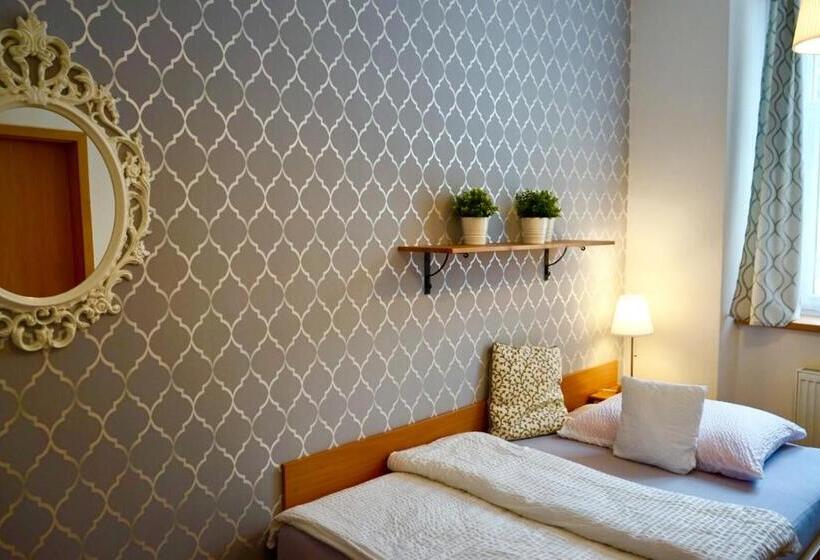 اتاق استاندارد یک نفره, Grand Tabor