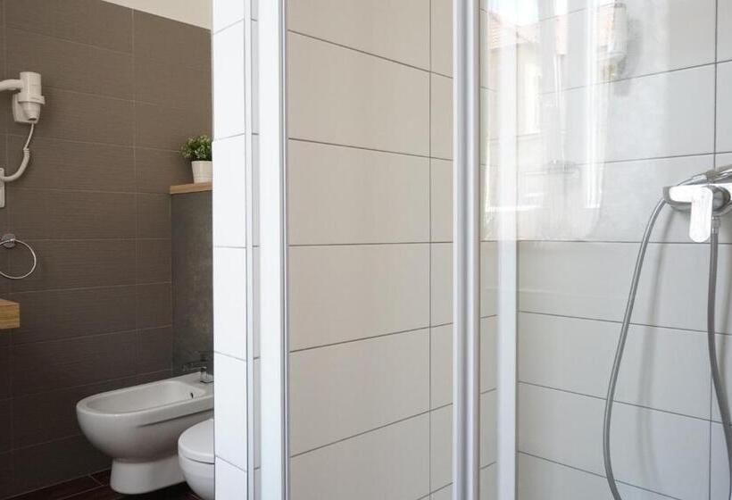 اتاق استاندارد یک نفره, Grand Tabor