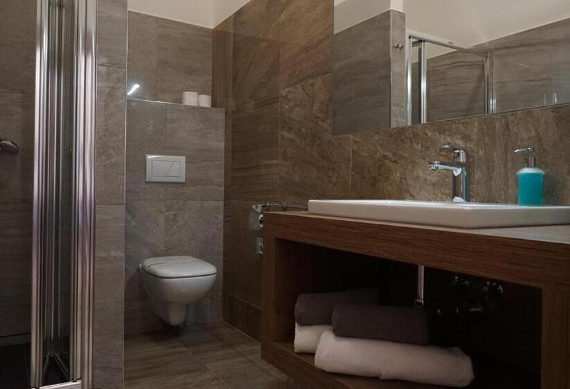 اتاق لوکس, Grand Tabor