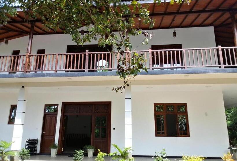 豪华洋房, Green Hill Cottage