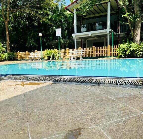 스탠다드 트리플 룸 풀장 전망, Jc S Village