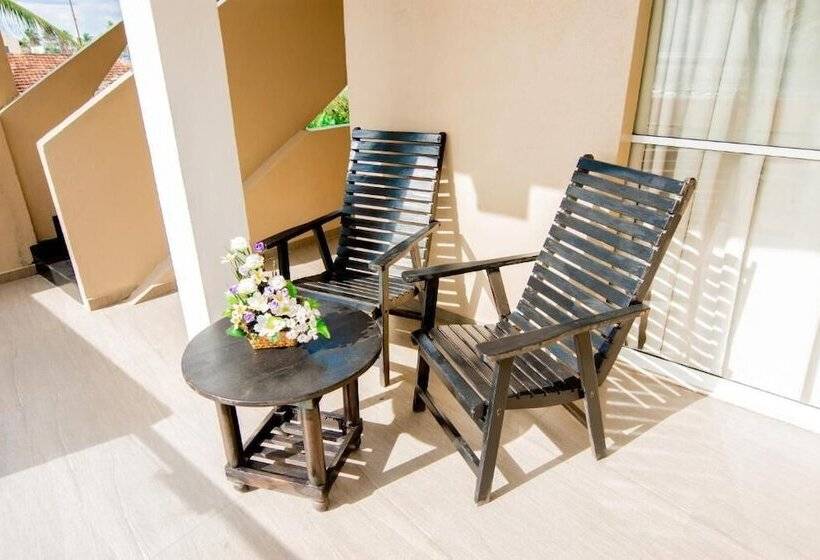 חדר דלוקס נוף לים, Nico Beach