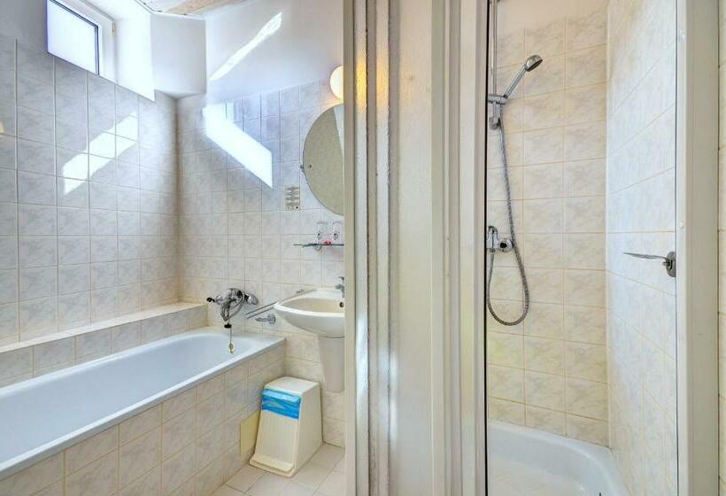 סוויטה, Pizzeria Istria