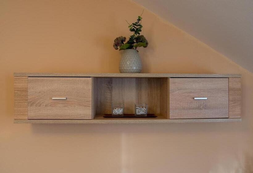 דירת חדר, Pizzeria Istria