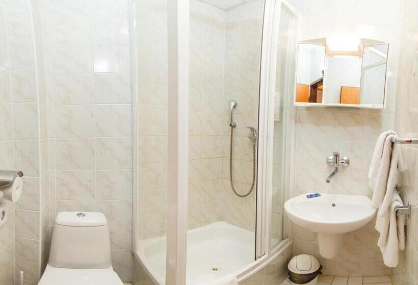 Standard 3 Pers. Værelse, Rudolf