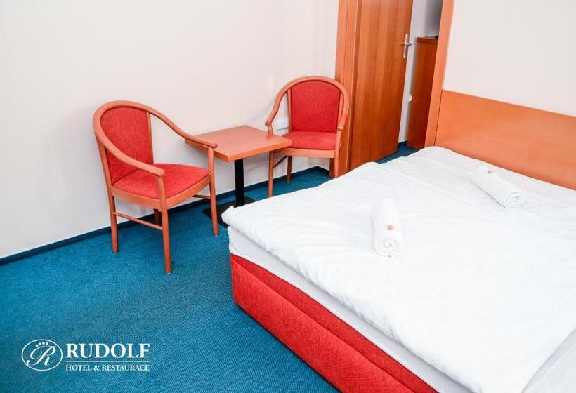 Familie Værelse, Rudolf