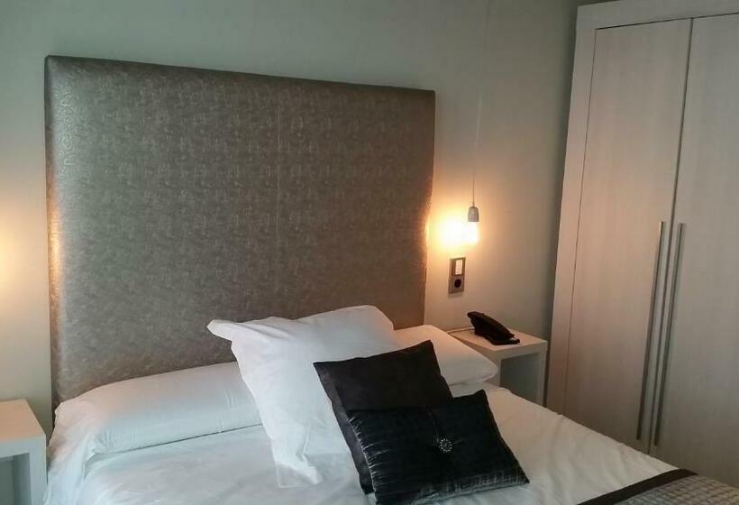 标准单人间, Saiaritz