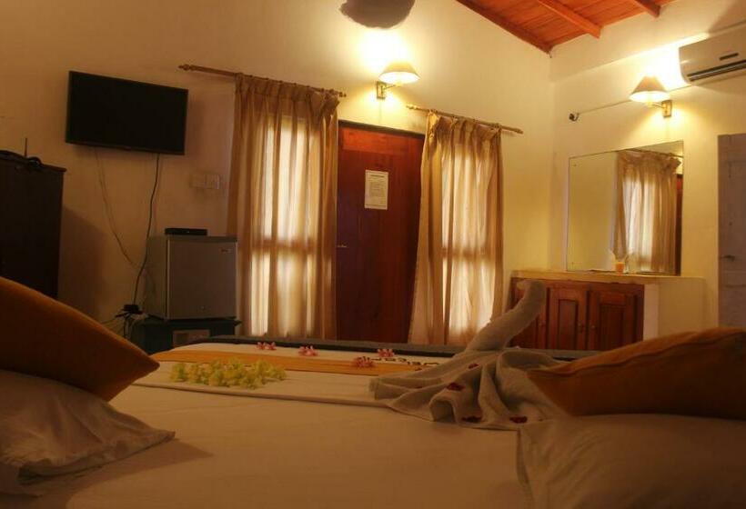 Номер Deluxe, Shanthi Beach Resort