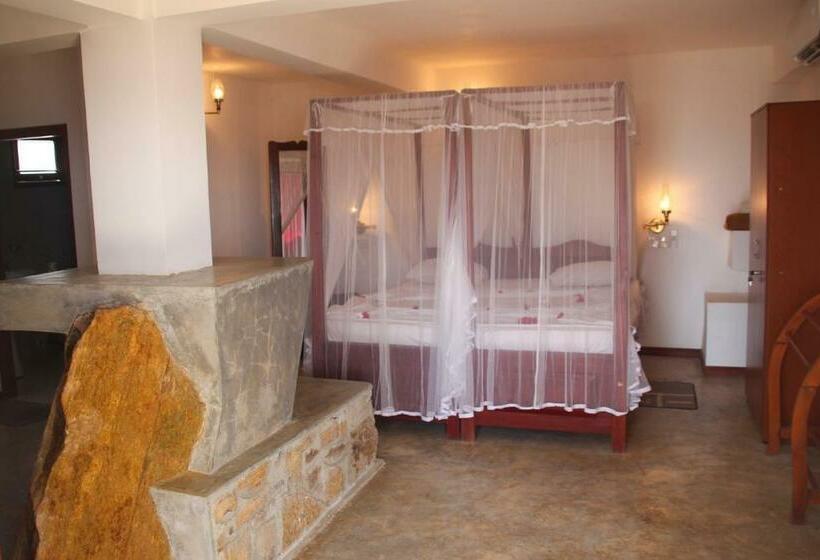 Номер Deluxe, Shanthi Beach Resort