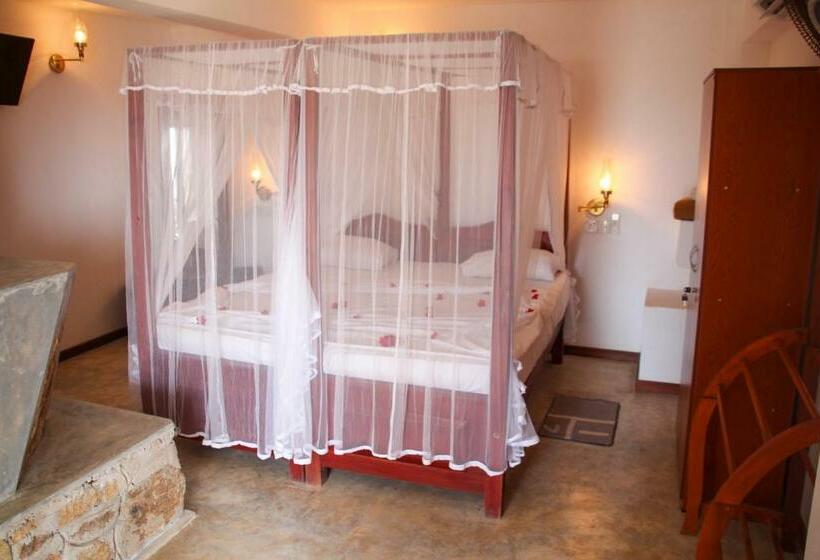 Номер Deluxe, Shanthi Beach Resort