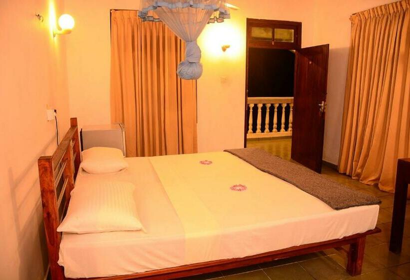 Номер Deluxe, Shanthi Beach Resort