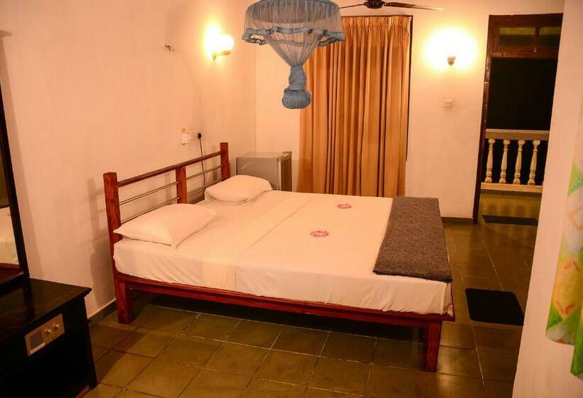 Номер Deluxe, Shanthi Beach Resort