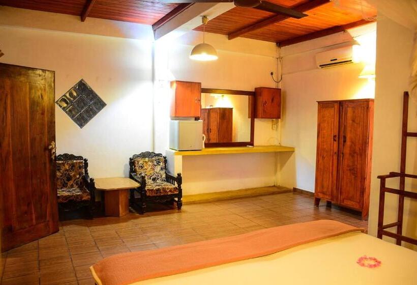 Номер Deluxe, Shanthi Beach Resort