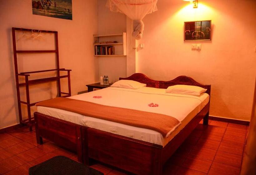 Номер Deluxe, Shanthi Beach Resort