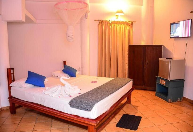 Номер Deluxe, Shanthi Beach Resort