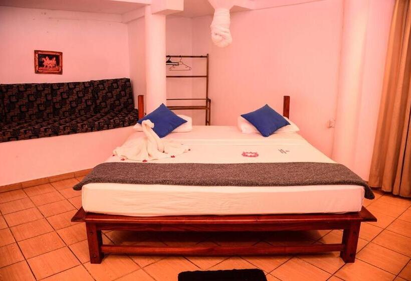 Номер Deluxe, Shanthi Beach Resort