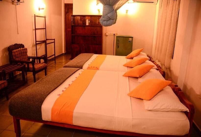 Номер Deluxe, Shanthi Beach Resort