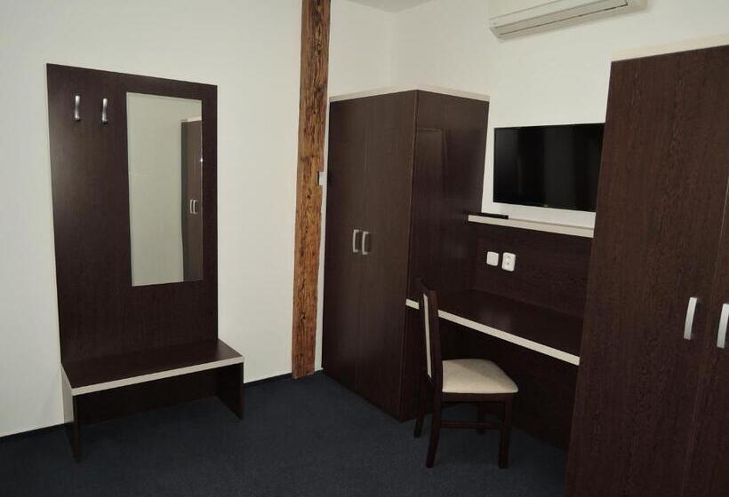 Négyágyas Standard Szoba, Třebovický Mlýn