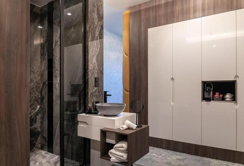 スーペリアールーム, Theatre