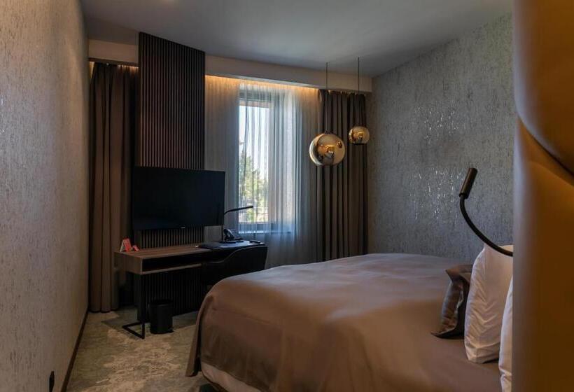 スーペリアールーム, Theatre