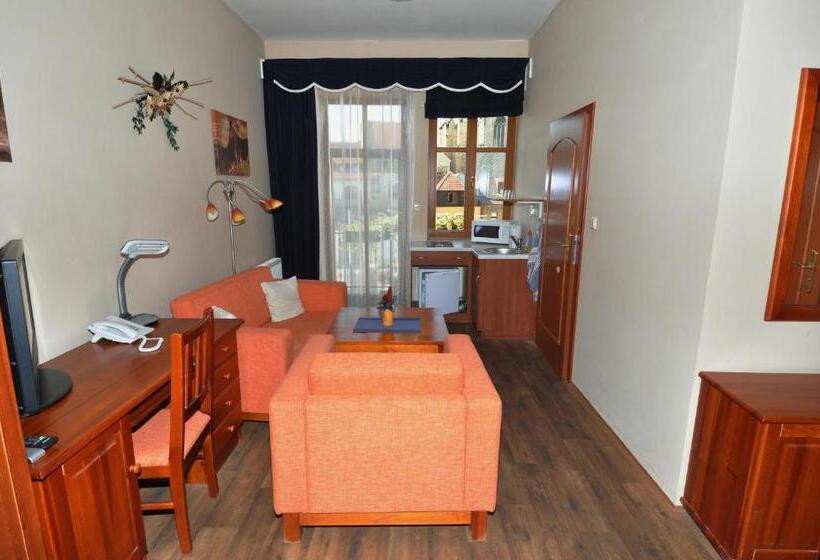 דירת חדר, U Radnice