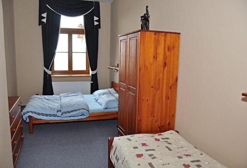 דירת חדר, U Radnice