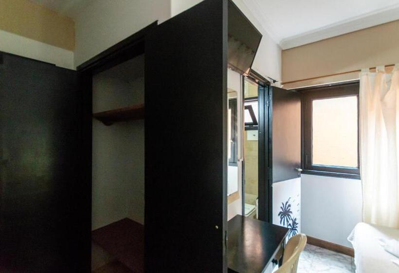 Quarto Triplo Estandar, Vial Center