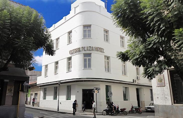 标准三人间, Victoria Plaza