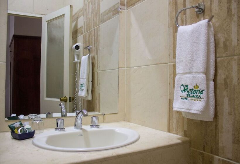 اتاق استاندارد سه نفره, Victoria Plaza