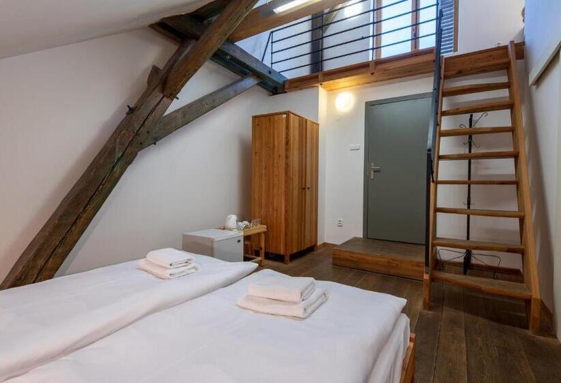 اتاق استاندارد, A Hostel Zámecký Pivovar Litomyšl