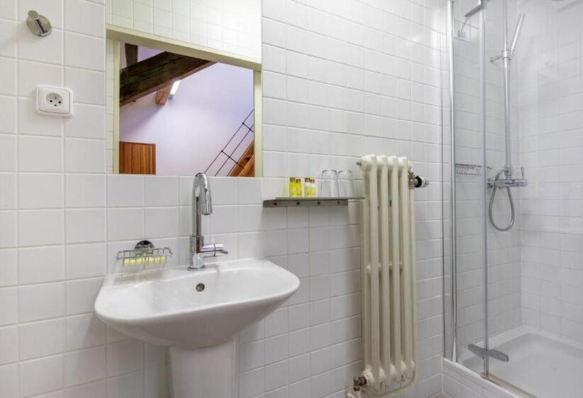 اتاق استاندارد سه نفره, A Hostel Zámecký Pivovar Litomyšl