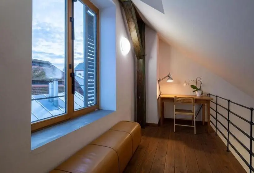 اتاق استاندارد سه نفره, A Hostel Zámecký Pivovar Litomyšl