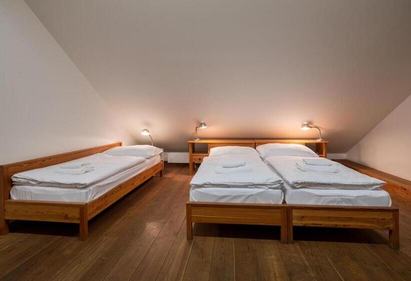 Номер Стандарт Трехместный, A Hostel Zámecký Pivovar Litomyšl