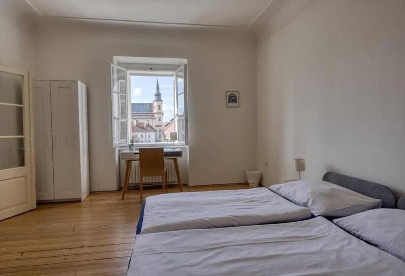 Апартаменты 2 Спальни, A Hostel Zámecký Pivovar Litomyšl