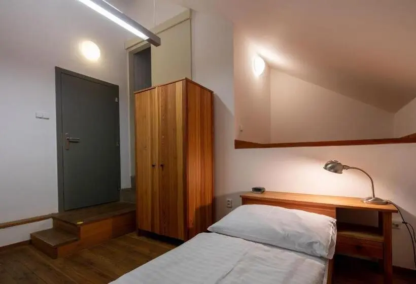 اتاق استاندارد یک نفره, A Hostel Zámecký Pivovar Litomyšl