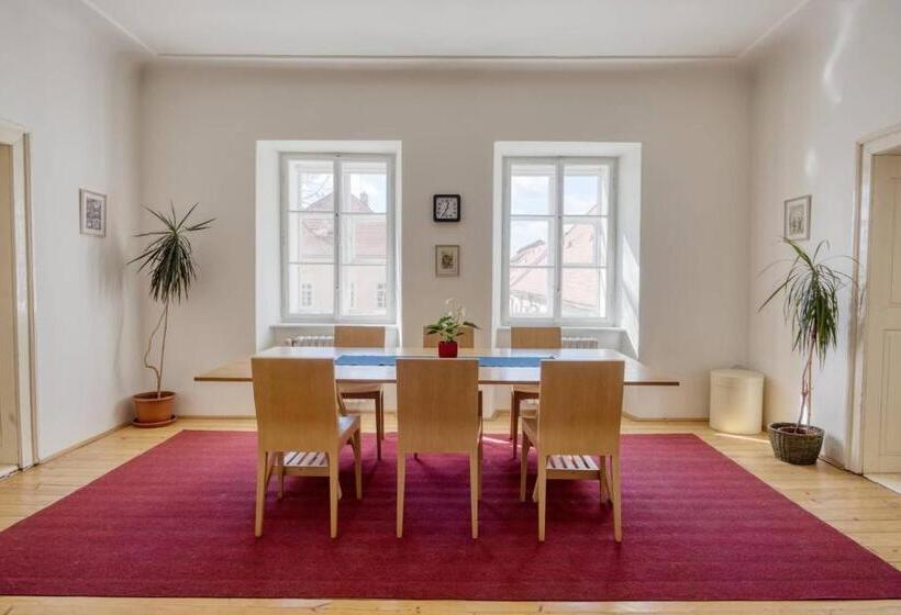 Апартаменты 2 Спальни, A Hostel Zámecký Pivovar Litomyšl