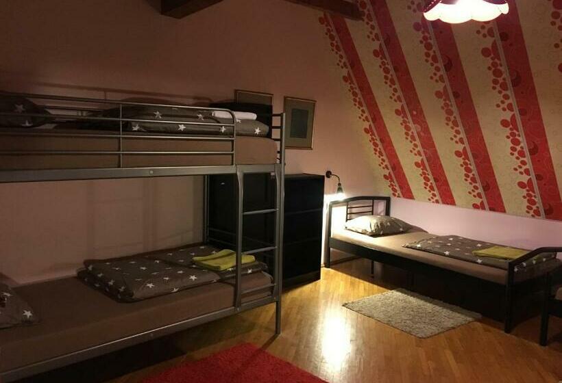 חדר סטנדרט, Mikalo House